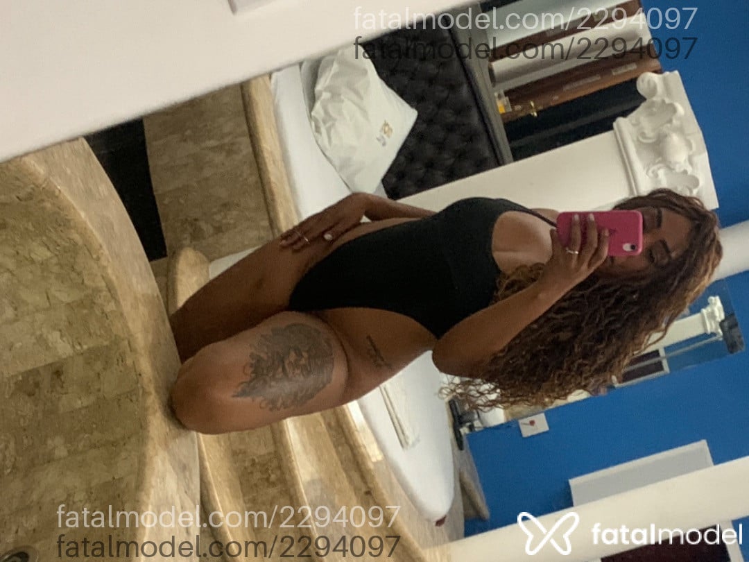 Acompanhante mulher morena (o) de olhos pretos - Bruna Acompanhante mulher morena (o) de olhos pretos - Bruna