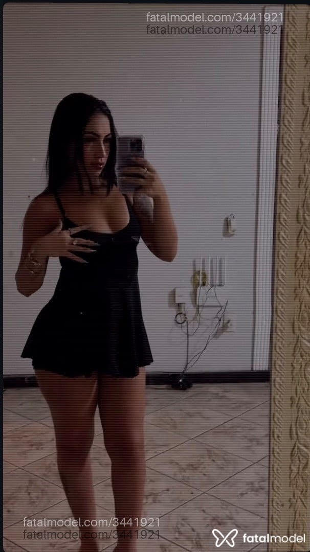 Acompanhante mulher morena (o) de olhos pretos - Estrela Acompanhante mulher morena (o) de olhos pretos - Estrela