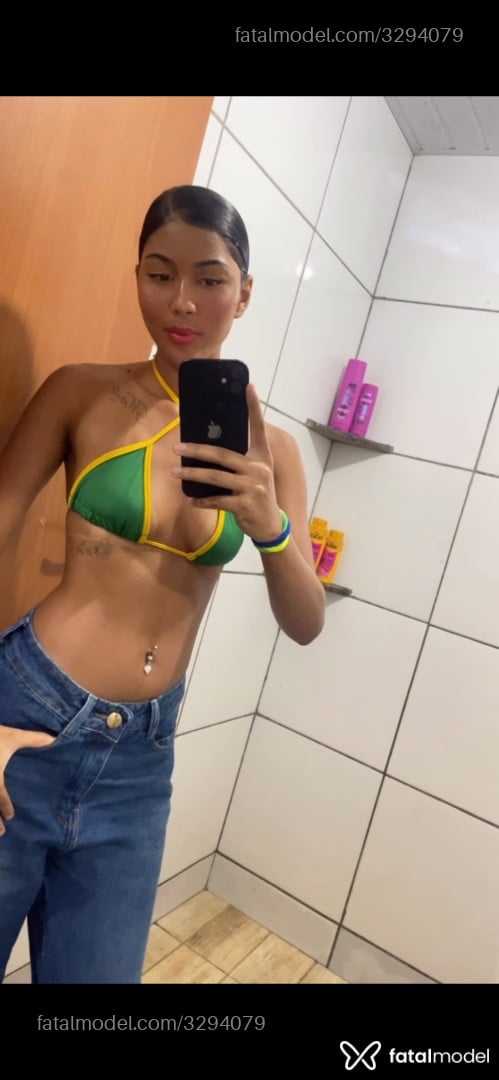 Acompanhante mulher morena (o) de olhos castanhos - Maju Martins