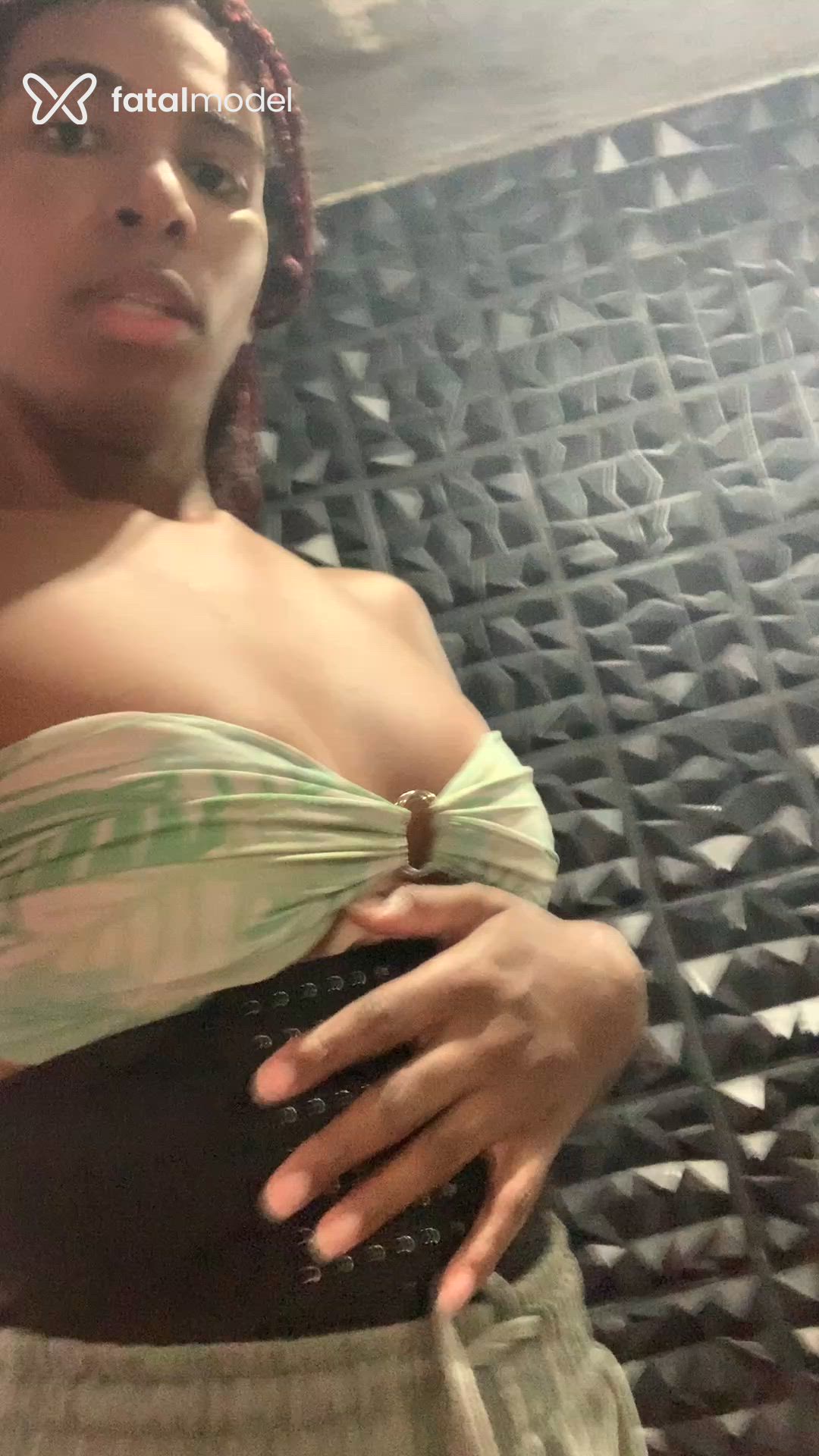 Acompanhante mulher trans morena (o) de olhos mel em Rio de Janeiro Acompanhante mulher trans morena (o) de olhos mel em Rio de Janeiro - Pérola
