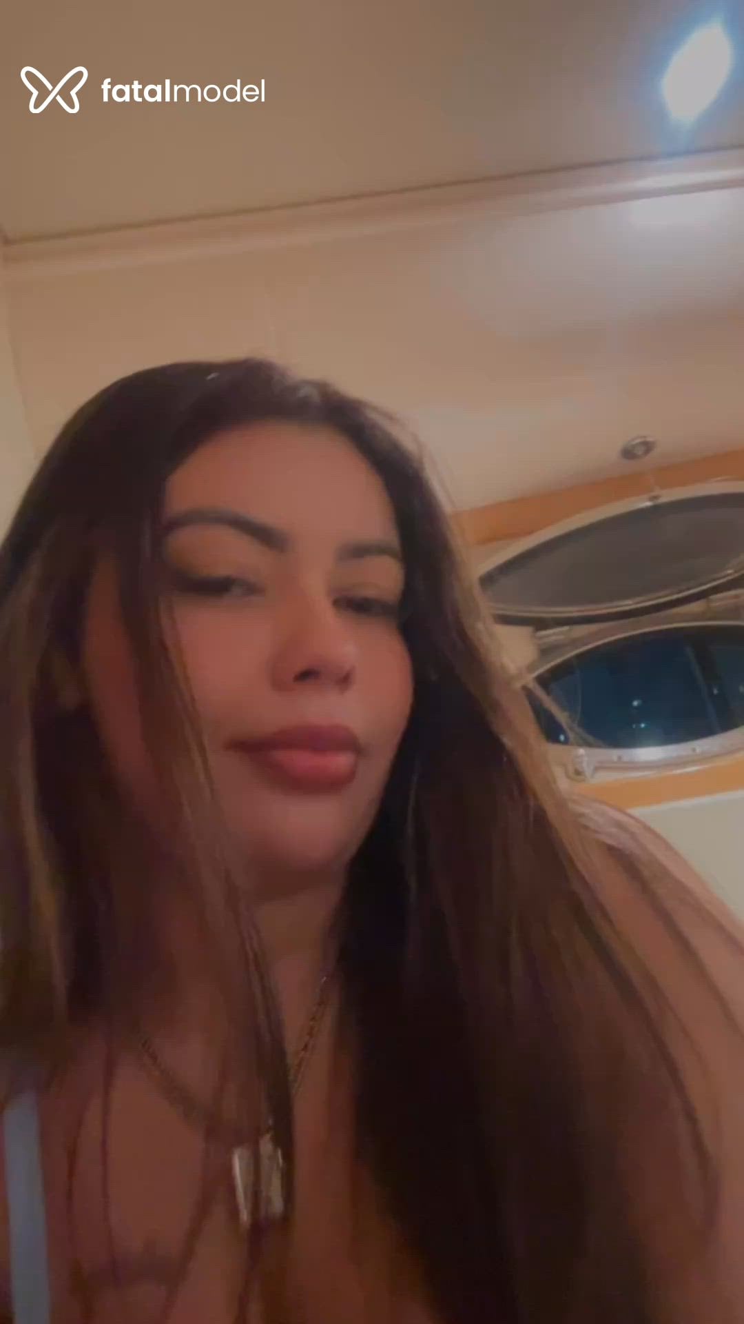 Acompanhante mulher morena (o) de olhos pretos - Katy Mendes