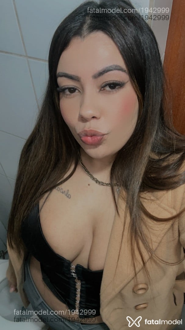 Acompanhante mulher morena (o) de olhos pretos - Katy Mendes