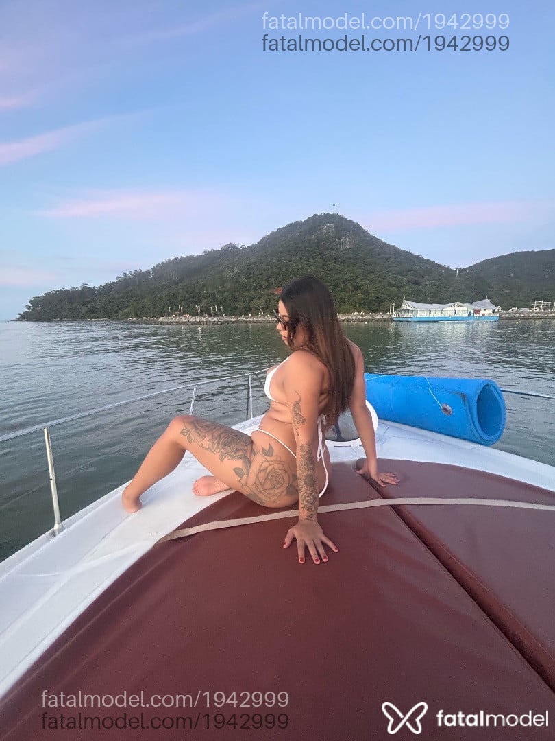 Acompanhante mulher morena (o) de olhos pretos - Katy Mendes