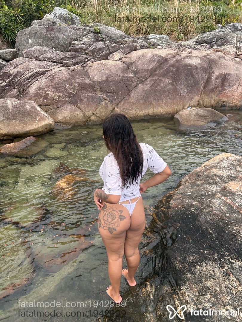 Acompanhante mulher morena (o) de olhos pretos - Katy Mendes