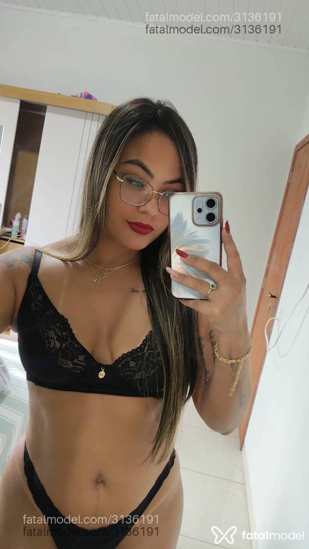 Acompanhante mulher morena (o) de olhos pretos - Lunna Bitencourt
