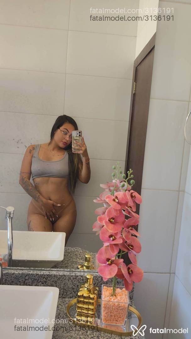 Acompanhante mulher morena (o) de olhos pretos - Lunna Bitencourt