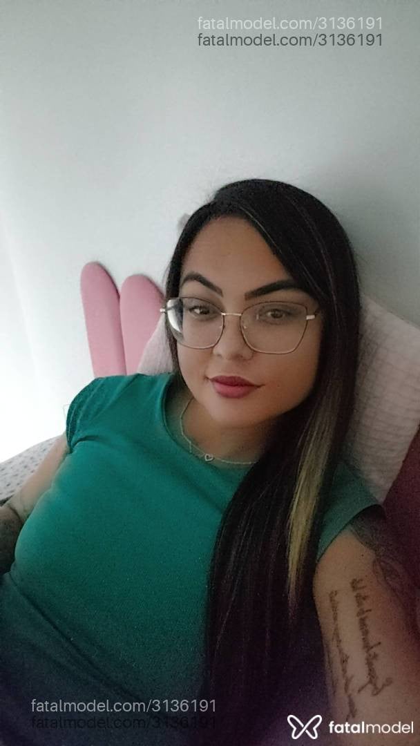 Acompanhante mulher morena (o) de olhos pretos - Lunna Bitencourt