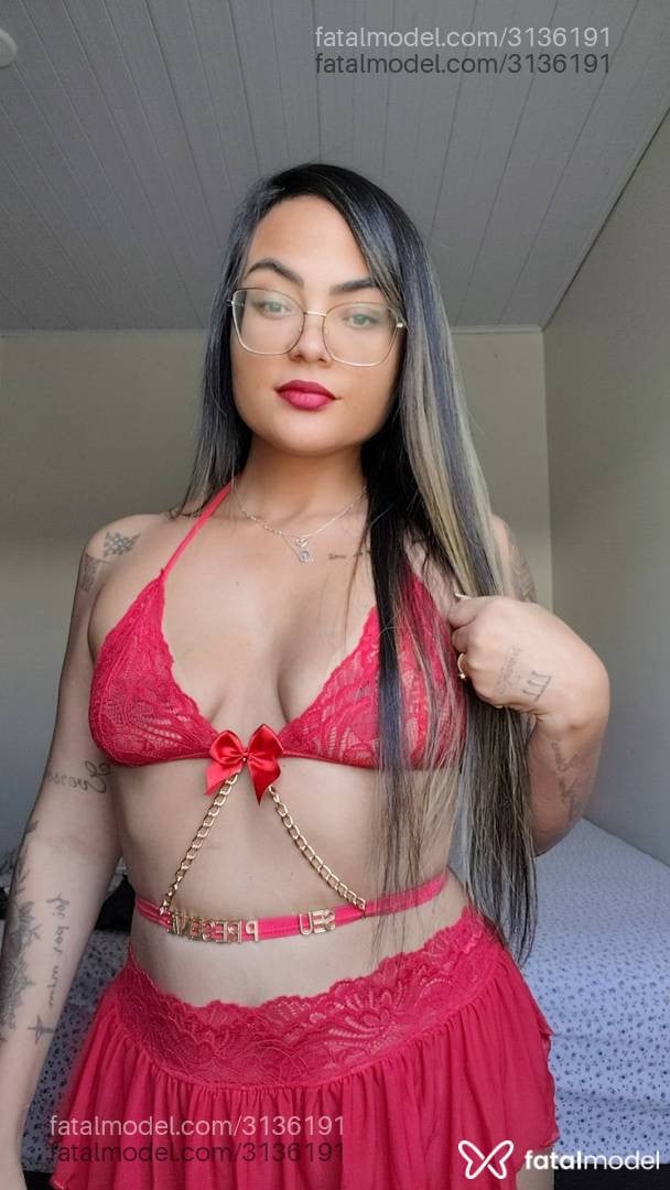 Acompanhante mulher morena (o) de olhos pretos - Lunna Bitencourt