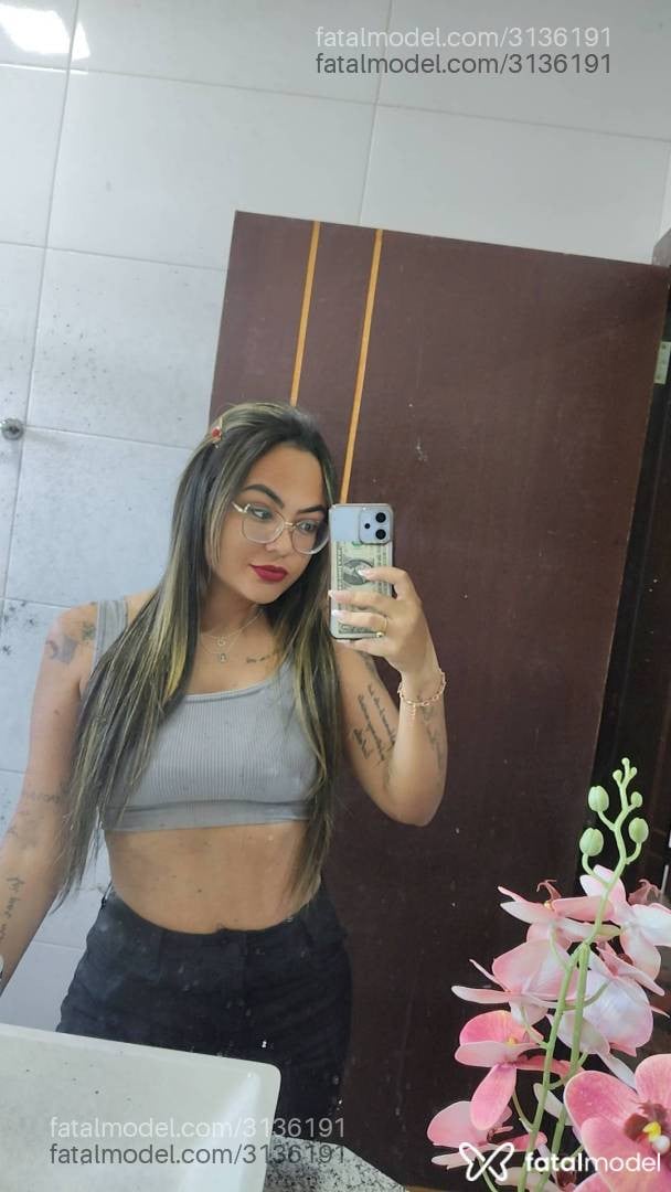 Acompanhante mulher morena (o) de olhos pretos - Lunna Bitencourt