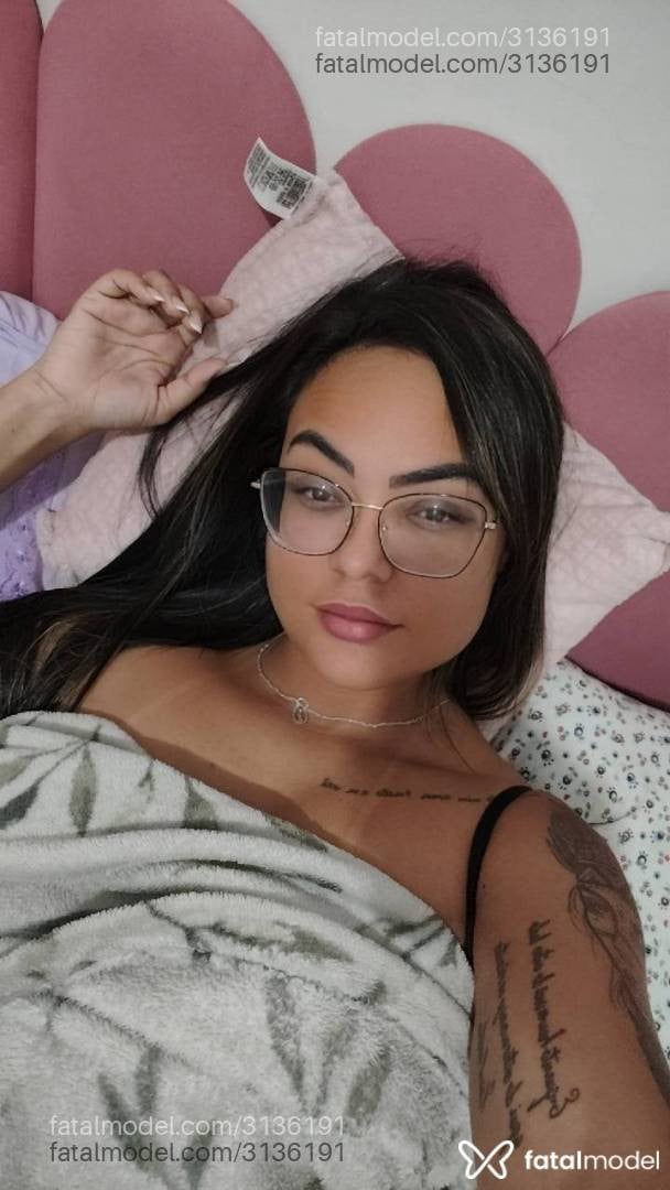 Acompanhante mulher morena (o) de olhos pretos - Lunna Bitencourt