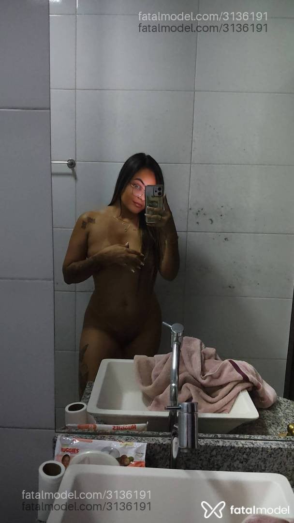 Acompanhante mulher morena (o) de olhos pretos - Lunna Bitencourt
