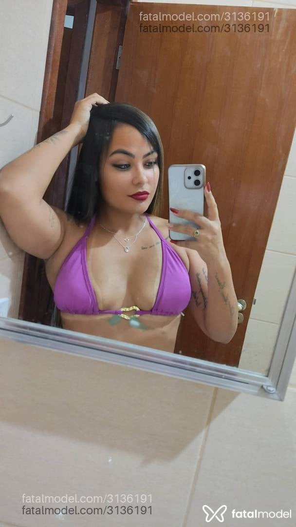 Acompanhante mulher morena (o) de olhos pretos - Alice Dias