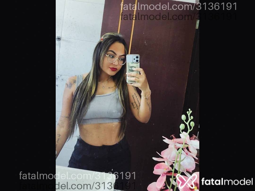 Acompanhante mulher morena (o) de olhos pretos - Lunna Bitencourt