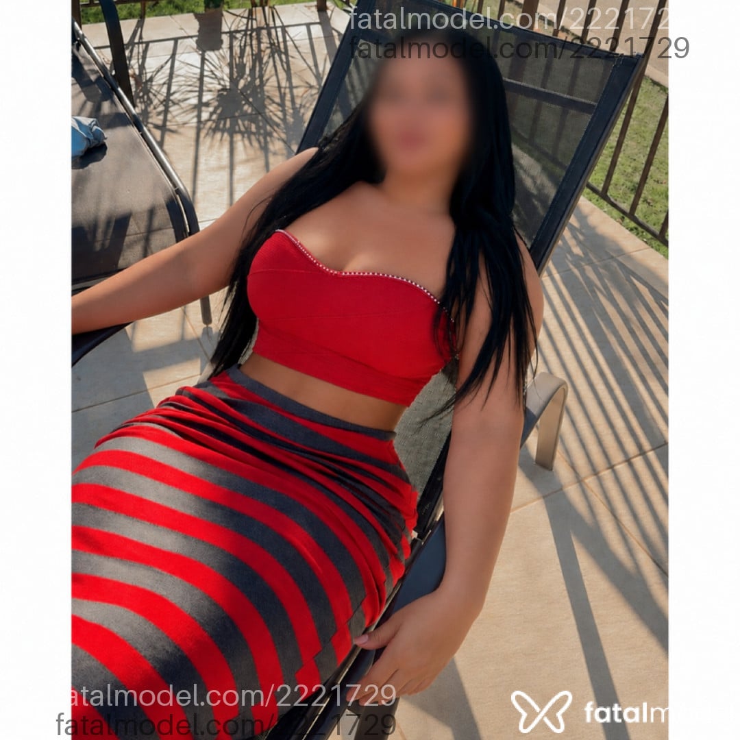 Acompanhante mulher morena (o) de olhos pretos - Mariana