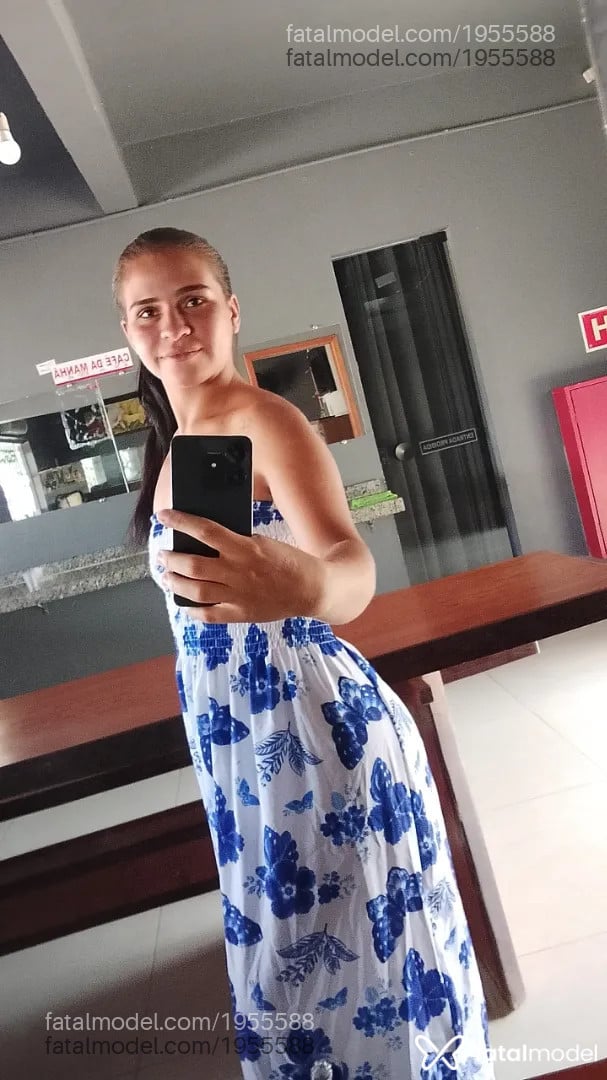 Acompanhante mulher morena (o) de olhos pretos - Merculys Acompanhante mulher morena (o) de olhos pretos - Merculys