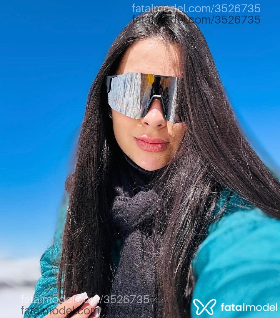 Acompanhante mulher morena (o) de olhos castanhos - Ariadna Amaral Acompanhante mulher morena (o) de olhos castanhos - Ariadna Amaral