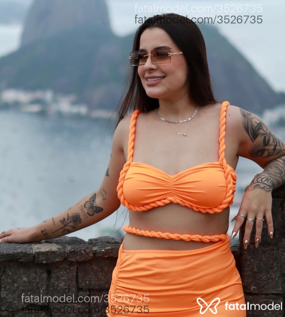 Acompanhante mulher morena (o) de olhos castanhos - Ariadna Amaral Acompanhante mulher morena (o) de olhos castanhos - Ariadna Amaral