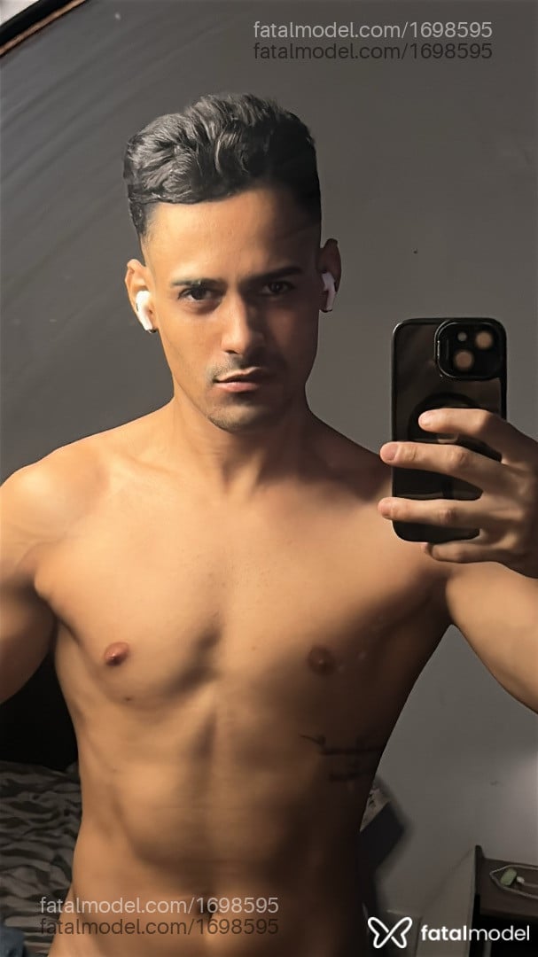 Acompanhante homem morena (o) de olhos castanhos - Guilherme