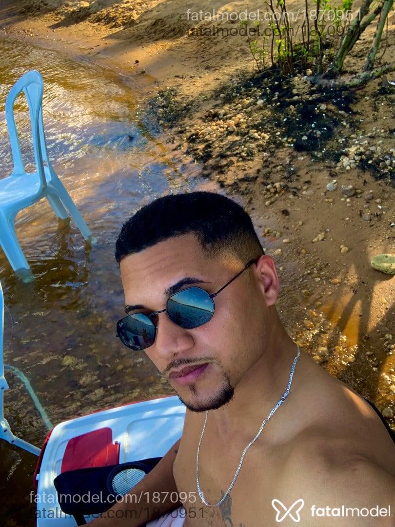 Acompanhante homem morena (o) de olhos castanhos - Gael Ataide