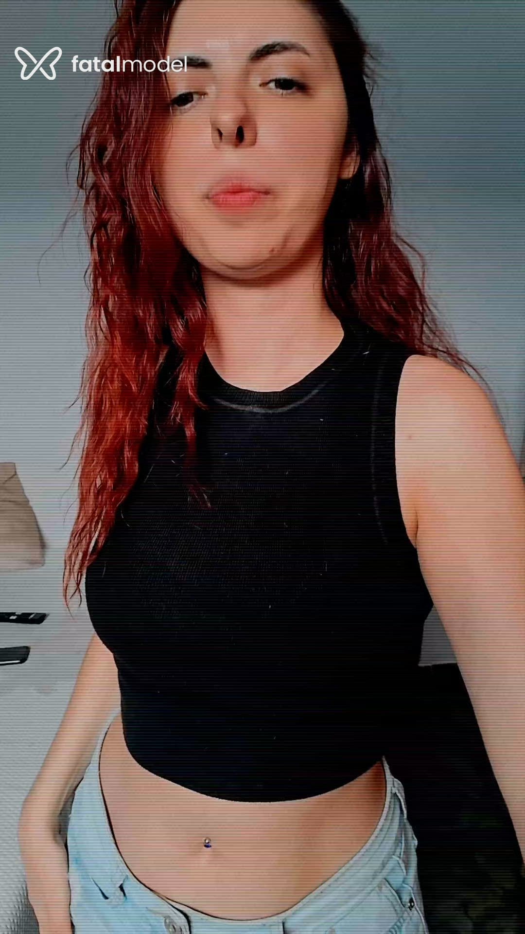 Acompanhante mulher ruiva (o) de olhos castanhos - Lillith Goddess Acompanhante mulher ruiva (o) de olhos castanhos - Lillith Goddess