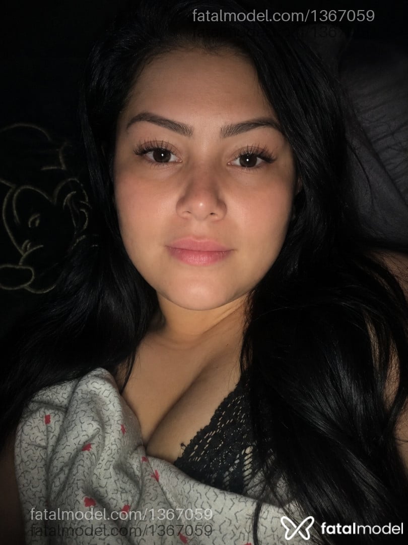 Acompanhante mulher morena (o) de olhos mel - Aline Acompanhante mulher morena (o) de olhos mel - Aline