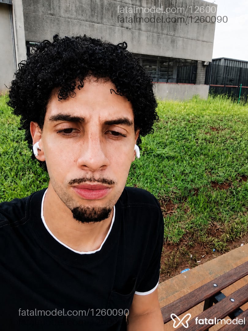 Acompanhante homem com cabelo castanho de olhos mel - Arcanjo