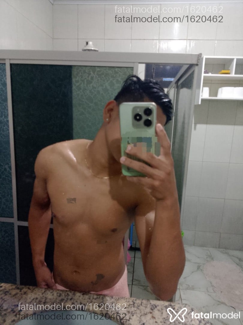 Acompanhante homem morena (o) de olhos pretos - Jonas