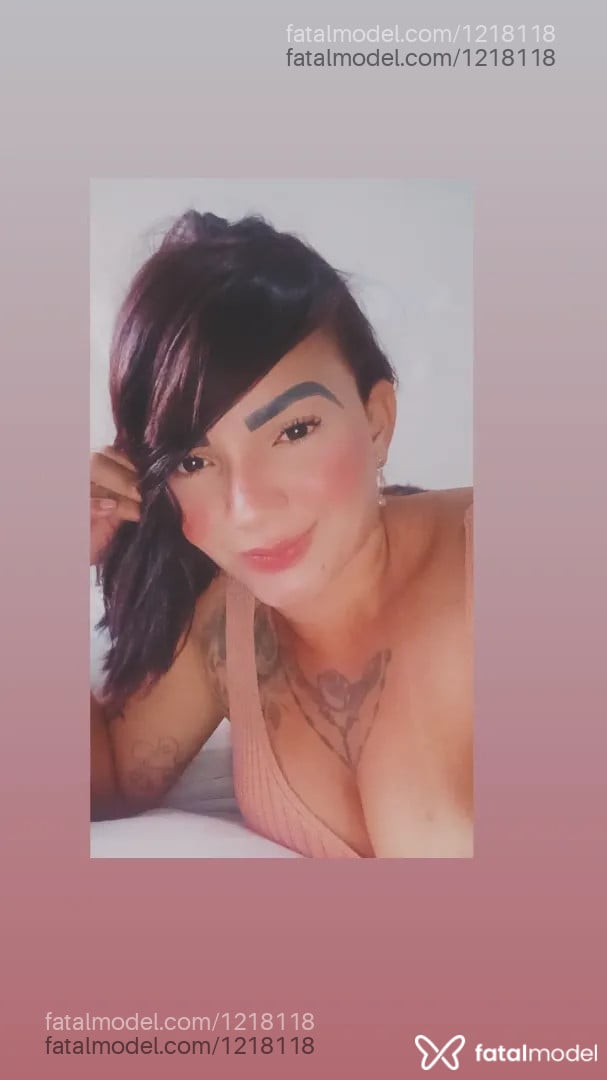 Acompanhante mulher com cabelo castanho de olhos castanhos - Carol Moura