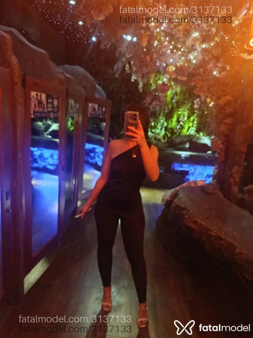 Acompanhante mulher morena (o) de olhos mel - Lili