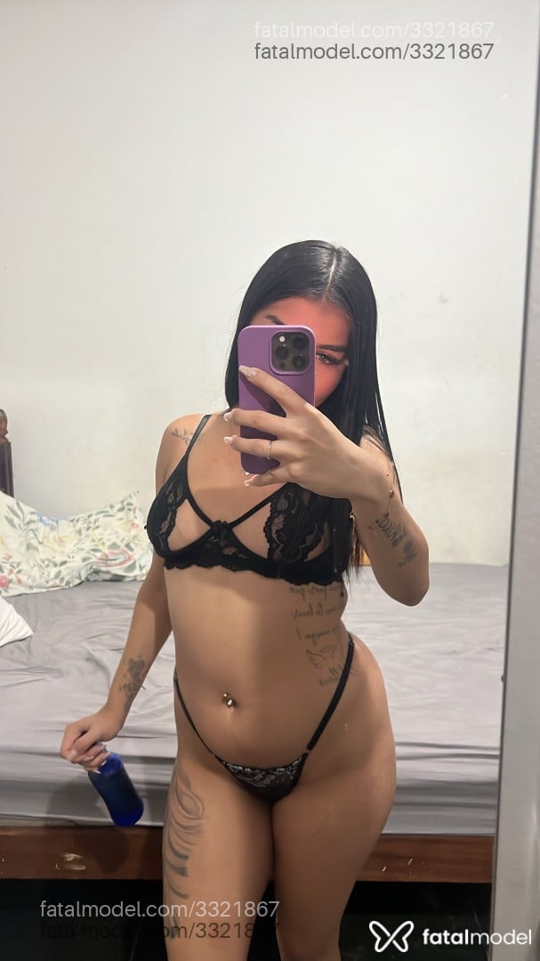 Acompanhante mulher morena (o) de olhos verdes - Priscila
