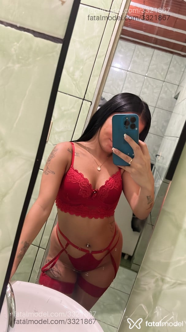 Acompanhante mulher morena (o) de olhos verdes - Priscila
