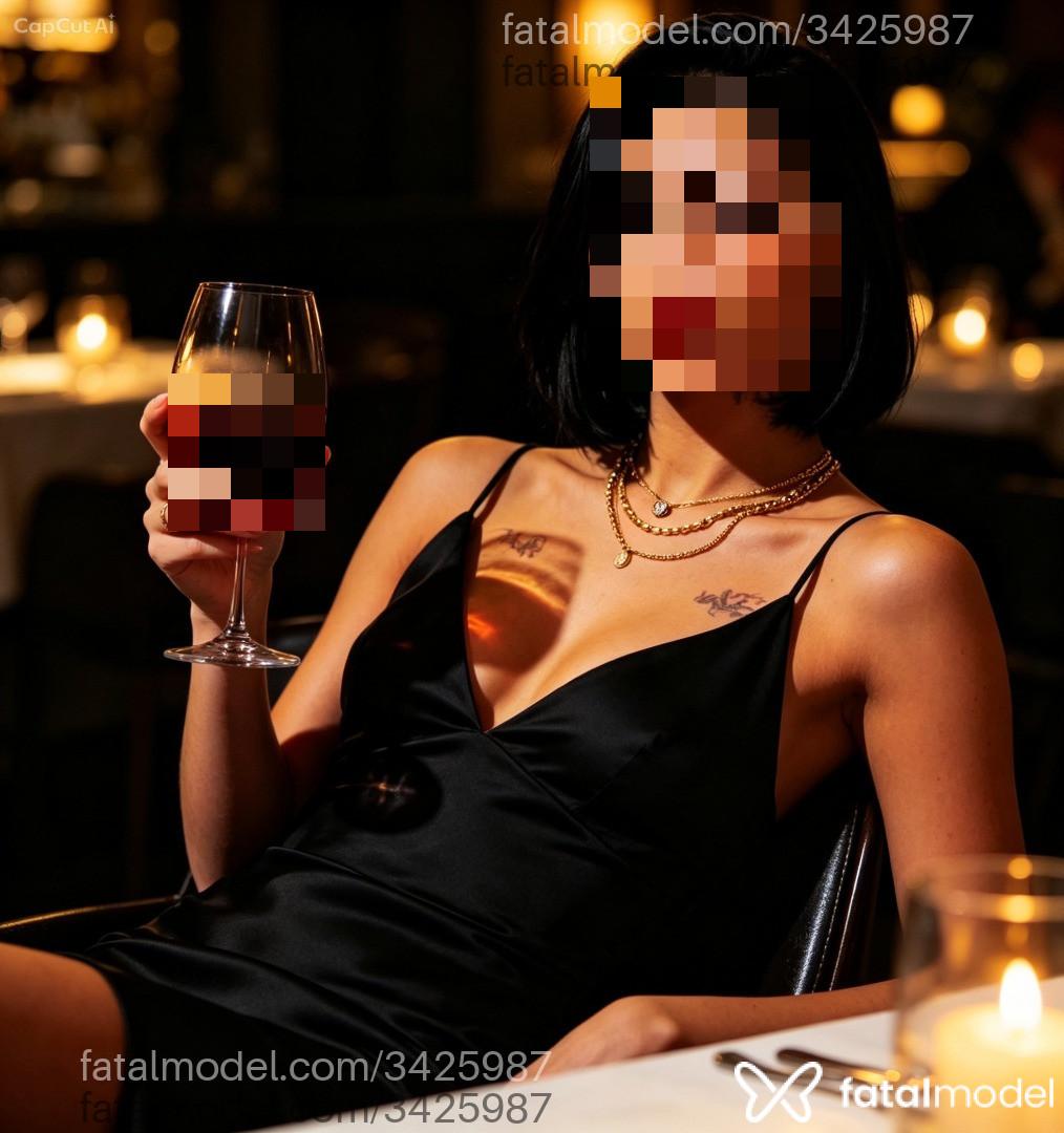 Acompanhante mulher morena (o) de olhos castanhos - Thalita