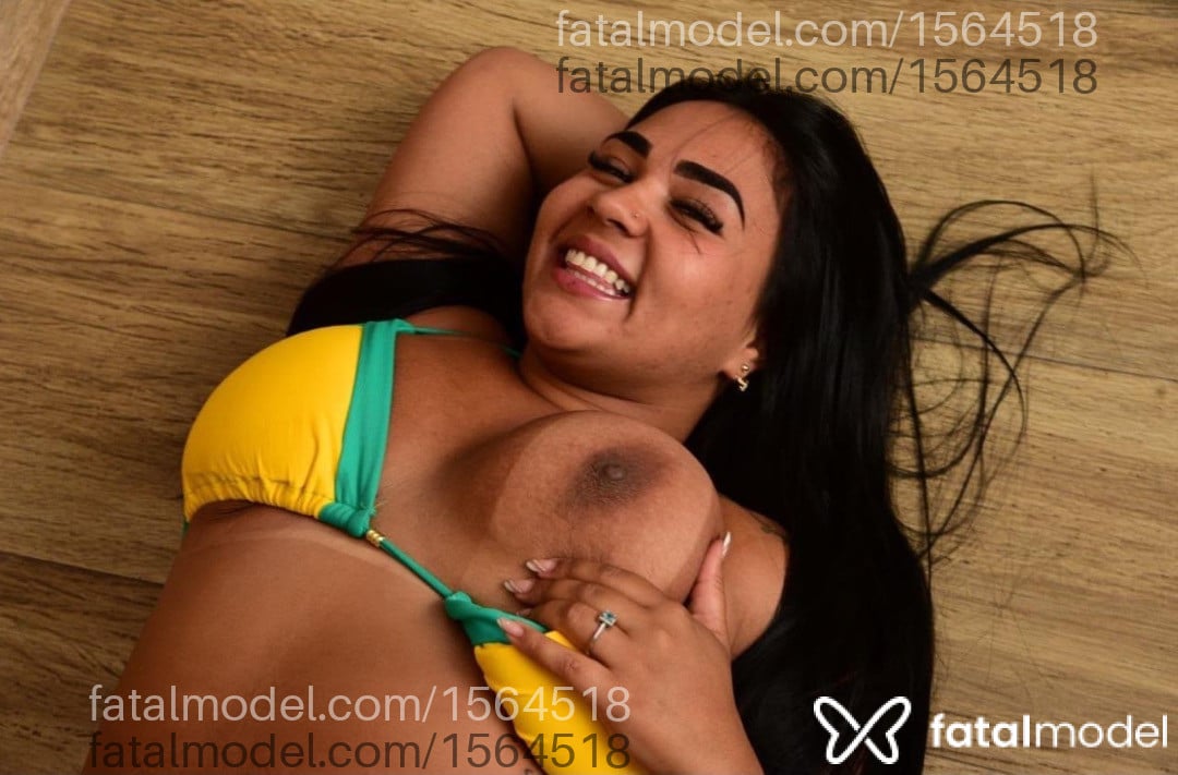 Acompanhante mulher morena (o) de olhos castanhos - Aryel Moura