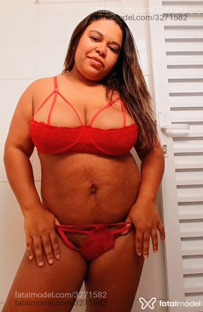 Acompanhante mulher morena (o) de olhos castanhos - Lorena