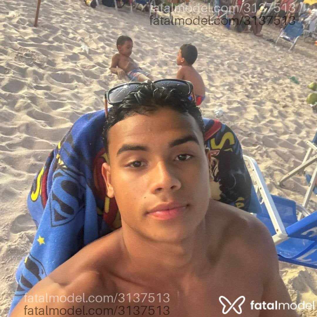 Acompanhante homem morena (o) de olhos pretos em Rio de Janeiro Acompanhante homem morena (o) de olhos pretos em Rio de Janeiro - Alex Baeta
