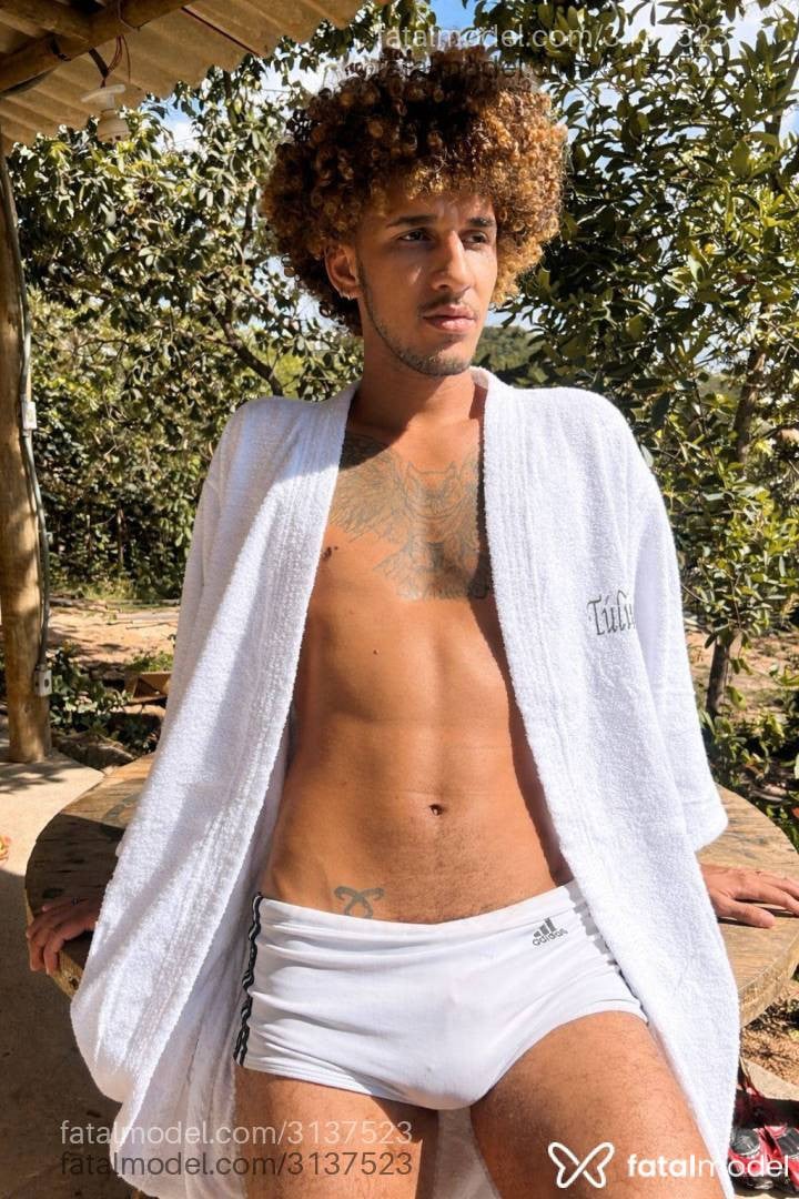 Acompanhante homem com cabelo castanho de olhos castanhos em Belo Horizonte - Tulinho vs David
