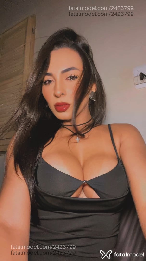 Acompanhante mulher trans morena (o) de olhos castanhos - Thaemyllyneves