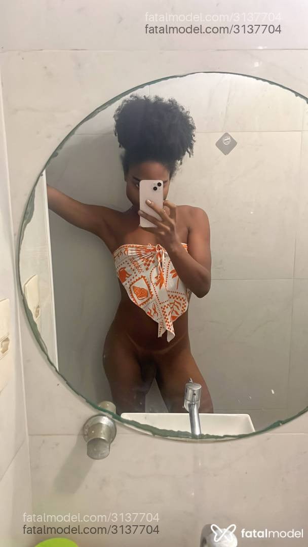 Acompanhante mulher trans com cabelo castanho de olhos castanhos - Isabelly Marins Acompanhante mulher trans com cabelo castanho de olhos castanhos - Isabelly Marins