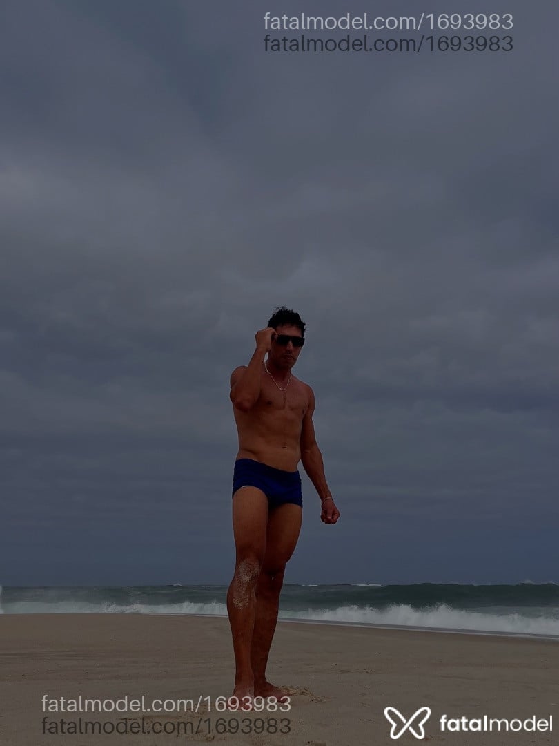 Acompanhante homem com cabelo castanho de olhos castanhos - Breno Ferraz