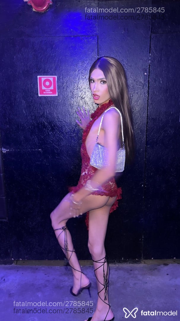 Acompanhante homem morena (o) de olhos castanhos - Bianca