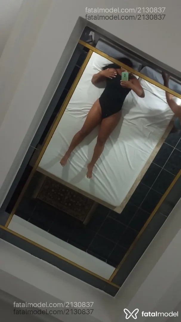 Acompanhante mulher morena (o) de olhos castanhos - Caiçara