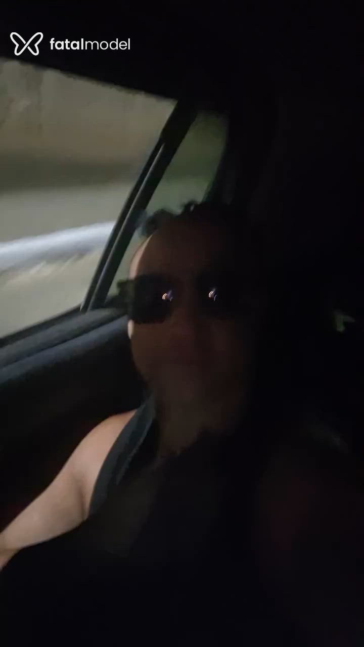 Acompanhante homem com cabelo castanho de olhos pretos - Delei Acompanhante homem com cabelo castanho de olhos pretos - Delei