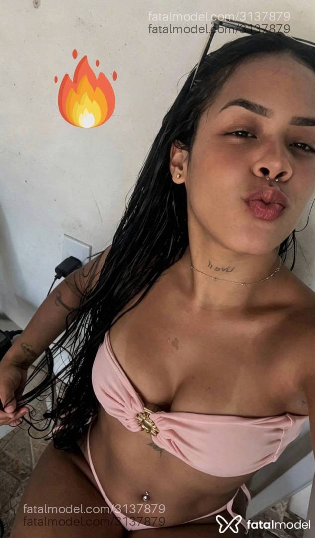 Acompanhante mulher morena (o) de olhos castanhos - Lívia