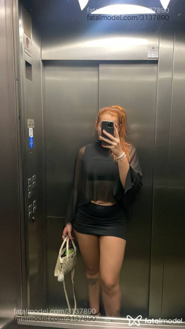 Acompanhante mulher ruiva (o) de olhos azuis - Alice