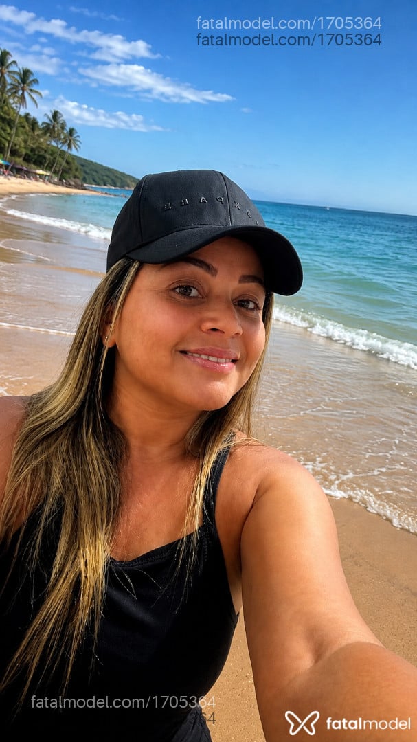 Acompanhante mulher loira (o) de olhos verdes - Quezia Falcão