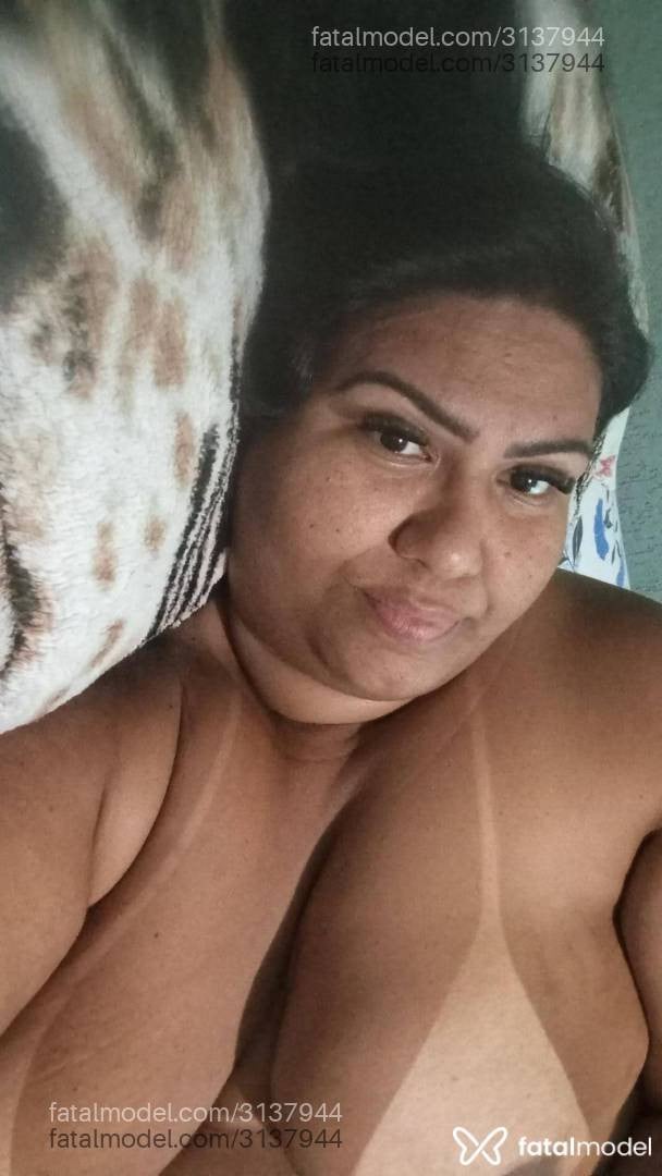 Acompanhante mulher morena (o) de olhos pretos - Bela