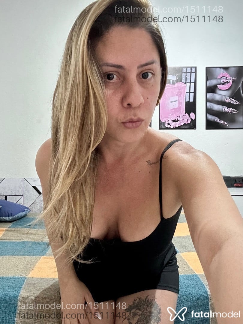Acompanhante travesti loira (o) de olhos castanhos - Nicole Balls