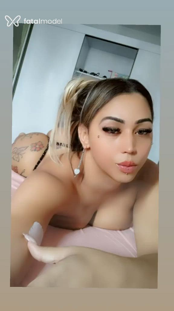 Acompanhante mulher trans com cabelo castanho de olhos castanhos - Marri Bella Acompanhante mulher trans com cabelo castanho de olhos castanhos - Marri Bella