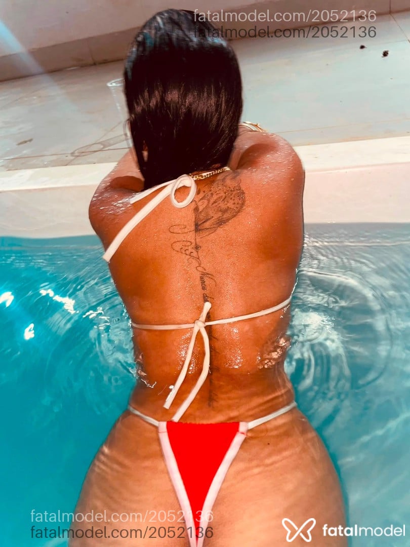 Acompanhante mulher com cabelo castanho de olhos pretos - Bianca Monteiro