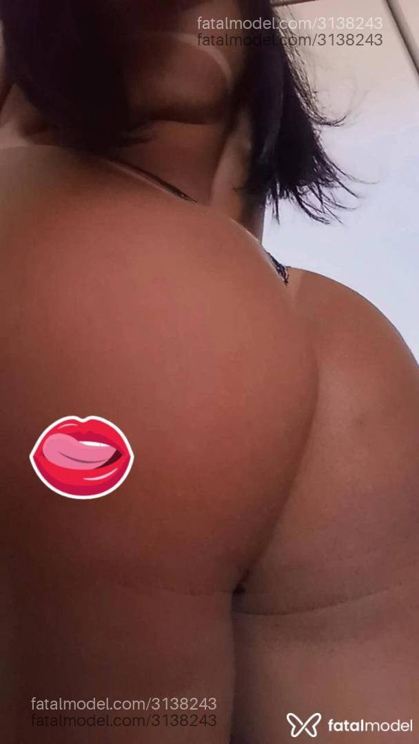 Acompanhante mulher morena (o) de olhos pretos - índiasexy